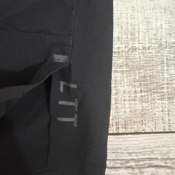 Lululemon Men’s Ultralight Running Shorts Medium Black Unlined - Picture 4 of 8
